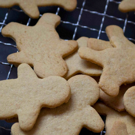 Biscuits de Noël au gingembre - Camille Brunelle